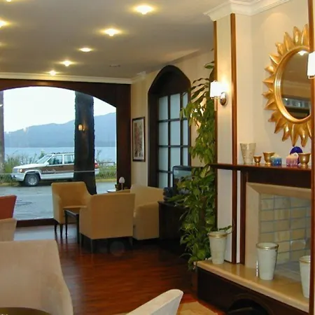 Candan Hotel