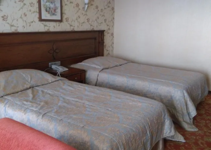 Candan Hotel 2*