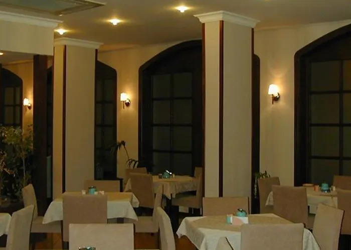 Hotel Candan 2*