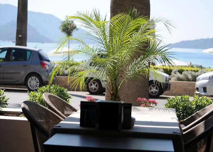 Candan Hotel 2*