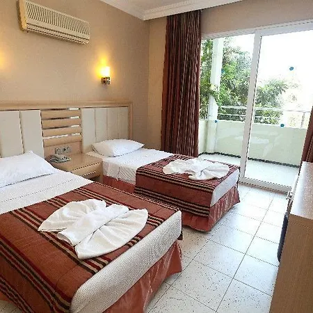 Candan Marmaris