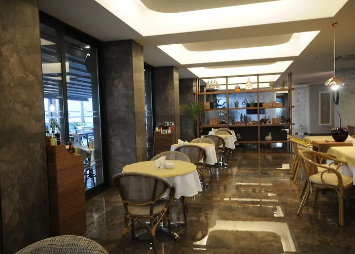 ホテル Candan マルマリス