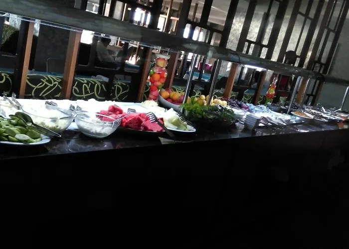 Candan Мармарис