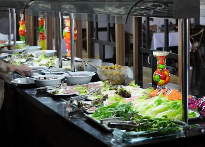 Candan Мармарис