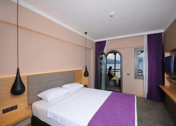 Отель Candan 2*