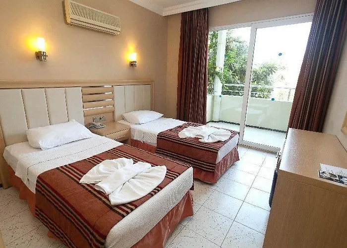 Candan Мармарис